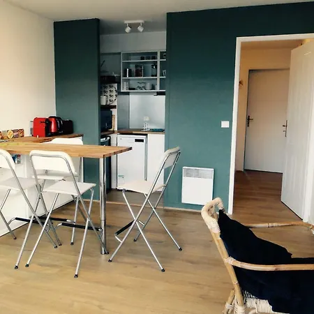 Les Pieds Dans L'eau *