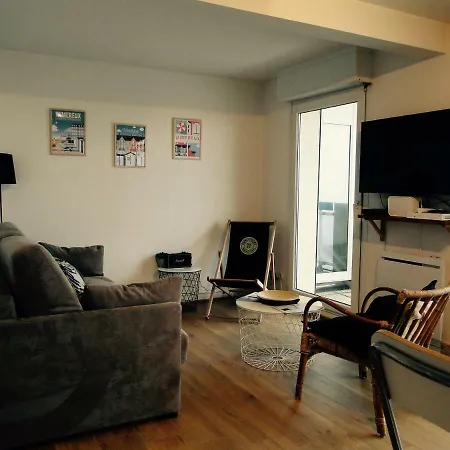 Les Pieds Dans L'eau *